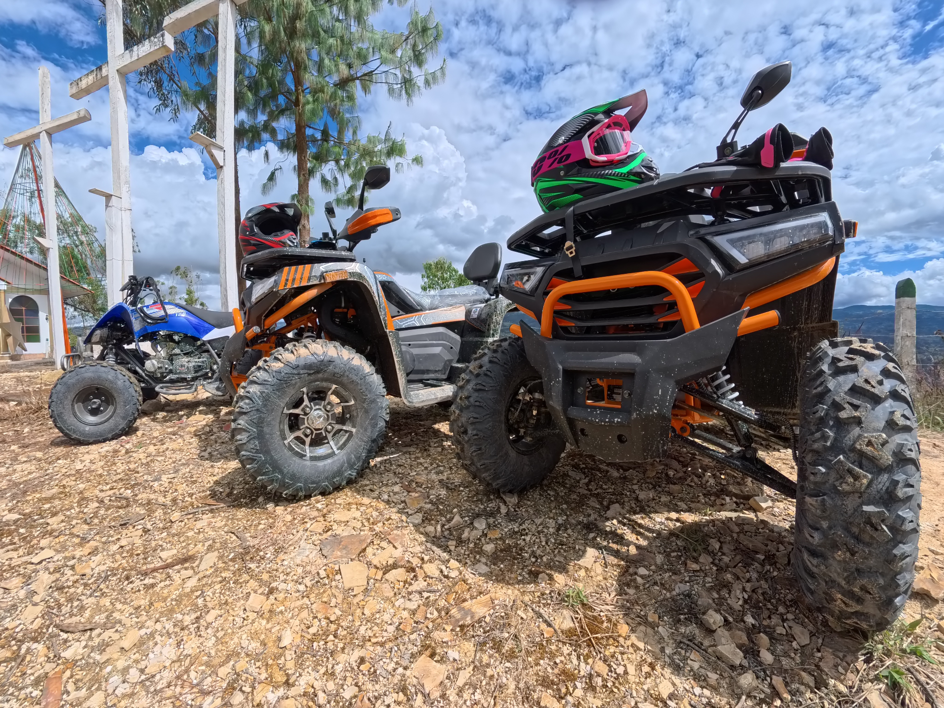 Tour guiado en cuatrimoto por las montañas de Jenesano, Boyacá — aventura premium con Hotel Santino